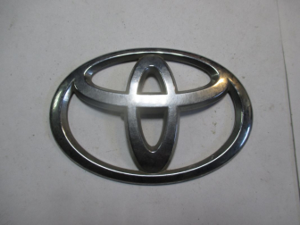 Эмблема Toyota 9097502192 W130 Toyota Auris E15 2006-2012 Camry V50 2011-2018 - БУ