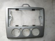 Накладка магнитолы и управления печки 4M5118522ADW Форд Фокус 2 до 2008 г, - БУ