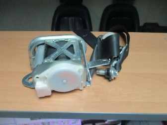 Ремень безопасности задний центральный Ниссан Тиида Хэтчбек С11 по 14 г 88852EM37A, 2027833AE, - БУ