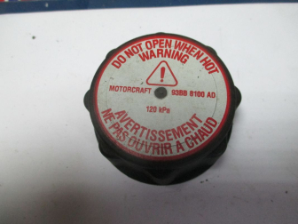 Крышка расширительного бачка 93BB8100AD Форд Фокус 1 на 1,8-2,0 литра, - БУ