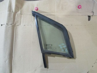 Стекло двери Шевроле Спарк М300 - Форточка передняя правая неподвижное 96690062, - БУ