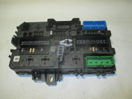 Блок предохранителей салонный 13206762 HK Опель Астра H - в багажник, - БУ