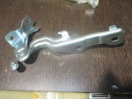 Петля капота Шевроле Орландо левая 95048284, 95235007, 95142830, - GM