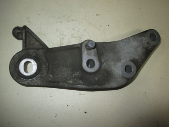 Кронштейн опоры двигателя задней 95463563, 95465362, G2969005 Шевроле Авео Т300 с МКПП 1,2-1,8л - БУ
