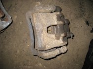 Суппорт передний левый 581104L000  Хендай Солярис, Кия Рио 3 с 2011 г по Н.В, - БУ