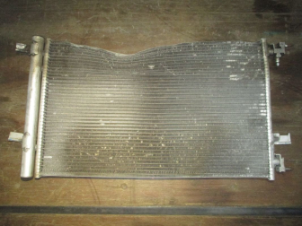 Радиатор кондиционера 13267649 52420688 CRD182F08 0410000143651 с АКПП Астра J Круз - ВМЯТИНА - БУ