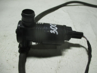 Насос бачка омывателя LR002306 6H5217K624AA 080228B 30099 прямоугольный разъем Фрилендер 2, - БУ