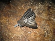 Кронштейн опоры АКПП левый XS4Z7M125BA Форд Фокус 1 на 2литра 16кл Zetec, - БУ