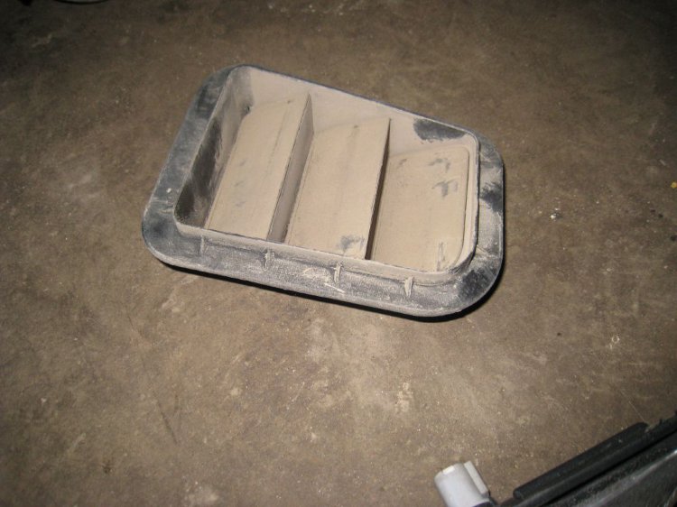 Клапан вентиляции кузова 975102F200 Киа Рио 3 Хэтчбек в заднем крыле ...