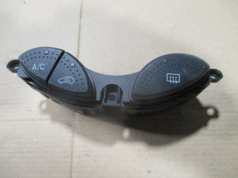 Кнопка обогрева заднего стекла и включения кондиционера Форд Фокус 1 98AG19A945BF 1064344, - БУ