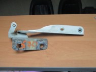 Петля капота Ниссан Тиида С11 левая C11X, SC11X 65401ED00A с 2007 по 14 год, - БУ