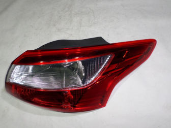 Фонарь правый внешний 1792717 1727665 1708833 ST43119A6R Форд Фокус 3 Седан с 2011г - Sat