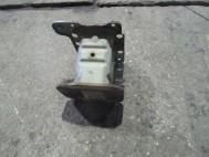 Кронштейн усилителя переднего бампера левый 96448101, 96848630, 96858966 Каптива С100 Антара - БУ-2