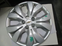 Колпак колесного диска Шевроле Круз R16 20934134 на стальной диск - 1 штука - №6 испачкан скотчем БУ 