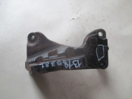 Кронштейн двигателя правый 13189381 332253673 24417612 5684152 Опель Астра H, G Зафира A, - БУ