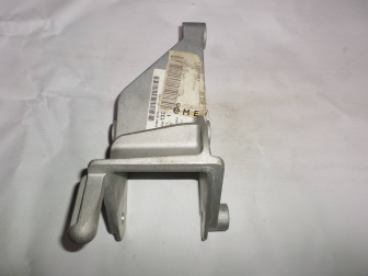 Кронштейн опоры двигателя задний 13248667 Шевроле Круз Орландо 1,6-1.8 литра с МКПП - GM