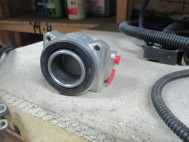 Цилиндр суппорта переднего ВАЗ 2101-07 левый наружный 21010350118100, - Pilenga