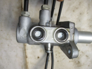 Цилиндр тормозной Главный LR067017, LR007378, LR001050 Ленд Ровер Фрилендер 2 с 07 по 2014 - БУ