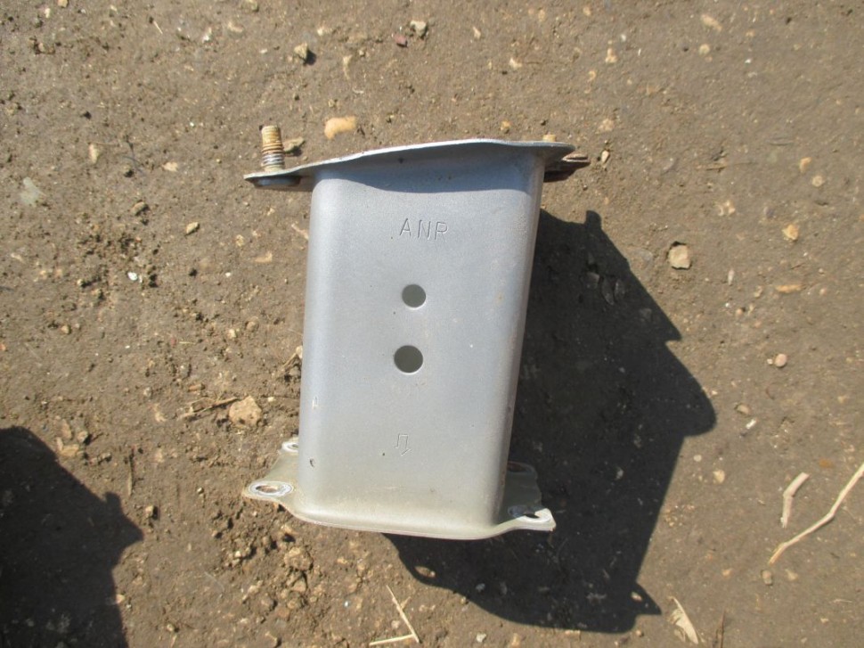 Кронштейн усилителя переднего бампера правый G51143BAMA Ниссан Тиида ...