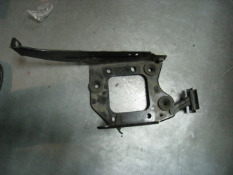 Кронштейн площадки АКБ 3S416K034CJ XS416K034AL 1066714 Форд Фокус 1 на 2,0 л 8V - БУ