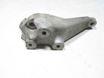 Кронштейн опоры двигателя левый 13248569 F4 Шевроле Круз Орландо Опель Астра с МКПП 1,8л - S31 - БУ