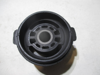 Сайлентблок подрамника задний 13307471 13248621 0352120 Орландо Круз Опель Астра J  - Febest