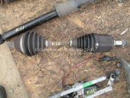 Привод левый Ленд Ровер Фрилендер 2 передний LR005870 Дизель 2,2 лит с МКПП со Шрусами, - БУ