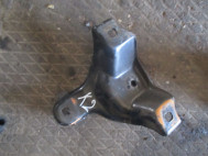 Кронштейн опоры двигателя правой 98AB6037CD Форд Фокус 1 на 1,4-2,0 литра 1206673, 1232656, - БУ