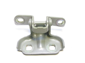 Петля двери передней левой нижняя 95493871 95964552 Chevrolet Aveo T300 Седан и Хэтчбек - Серая - БУ