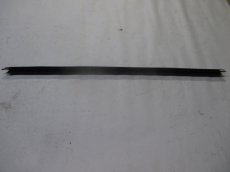 Уплотнитель стекла двери задней левой внутренний AXT9AC3461 CV6Z5821456A Форд Фокус 3, - БУ
