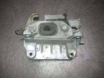 Кронштейн опоры двигателя левый 11254CH000 17038122 Ниссан Жук Тиида С11 с МКПП и HR16DE - S-70 - БУ