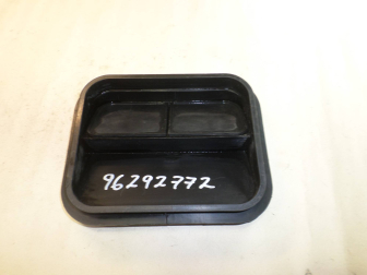 Клапан вентиляции кузова Шевроле Реззо 96292772 в заднем крыле правая или левая Дэу Такума, - БУ