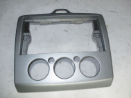 Накладка магнитолы и управления печки 4M5118522ACW 1509715 Форд Фокус 2 на торпеде - FF-86, - БУ