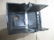 Площадка под АКБ AM5110723AB CV6110732AB Форд Фокус 3 S-42 - ДЕФЕКТ - ТРЕЩИНА В КОРПУСЕ! - БУ