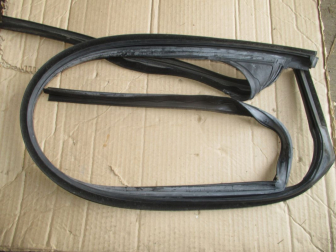 Уплотнитель стекла двери передней правой 1736974, 4M51A21510A BM51A21510AG Форд Фокус 3, - БУ