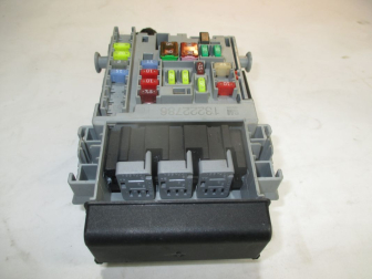 Блок предохранителей салонный 13222786, 1252747, 95217205 Шевроле Круз Орландо Опель Астра J, - БУ