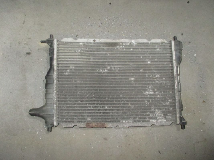 Радиатор охлаждения Шевроле Спарк Дэу Матиз 0,8-1,0 литра с АКПП и МКПП ...