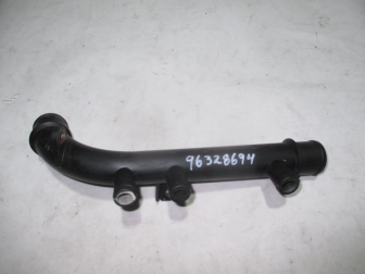 Патрубок системы охлаждения 96328694, 96313300 Шевроле Реззо 2,0л пластиковый распределитель, - БУ