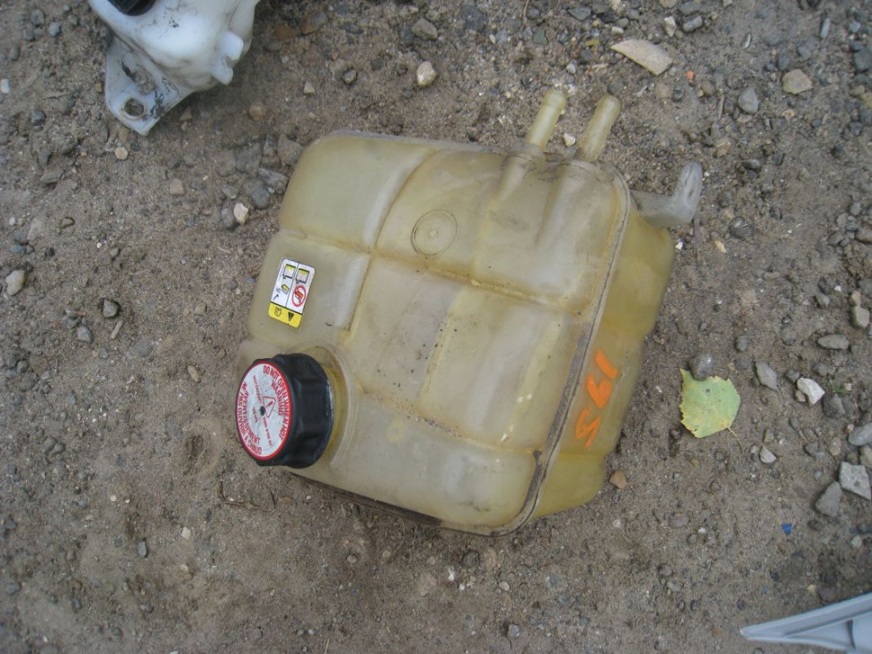 Бачок расширительный Форд Фокус 1 1069395, 1079251, 1091364 ...