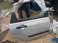 Дверь Форд Фокус 1 задняя правая 1430137 Седан и Хэтчбек - БУ Серебро в СБОРЕ - S-60 вмят точка