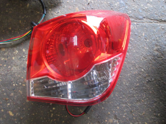 Фонарь правый внешний задний 95965224 Шевроле Круз Седан - Bullid