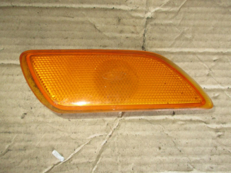 Катафот бампера переднего правый XS4115A456A Форд Фокус 1 Седан USA - БУ