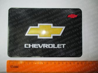 Коврик торпеды удерживающий на торпеду с логотипом Chevrolet