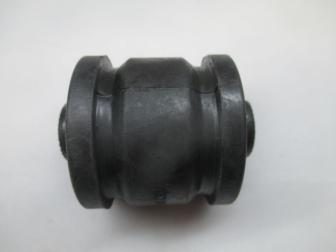 Сайлентблок заднего рычага 4230548031, 4230548030 TOYOTA HIGHLANDER I (01-06) / RX300 - LYNXauto