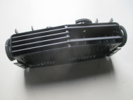 Сопло воздуховода торпеды центральное 24465731 Опель Астра H - ДЕФЕКТ - на запчасти, - БУ