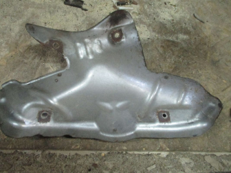 Защита коллектора выпускного Ниссан Тиида 165903HC0A Марч, Верса, 1,6 литра HR16DE- БУ