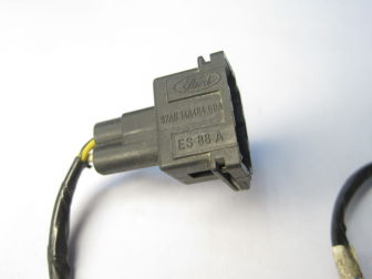 Штекер фишка 97AG14A464GBA ES88A насоса бачка омывателя 93BB17K624AA Форд Фокус 1 и 2 - БУ