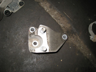 Кронштейн опоры МКПП верхний Фиеста 1,4-1,6 литра с 2008 по 2017г, B-MAX с 12г 1521778, - БУ