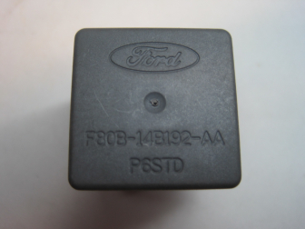 Реле F80B14B192AA PA 70A G1UHQ 4032278 3968349 P6STD Форд Фокус 1-2 Fusion Мондео - Серое, - БУ