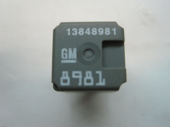 Реле 13848981 8981  Шевроле Круз Опель Астра J многофункциональное Cерое, - БУ